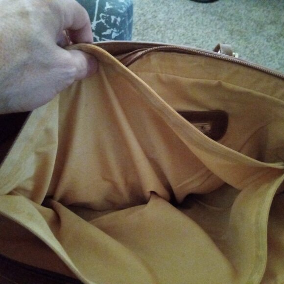 Micheal  Kores Purse please read.Final price pls can' tafford any more discount - Picture 3 of 16